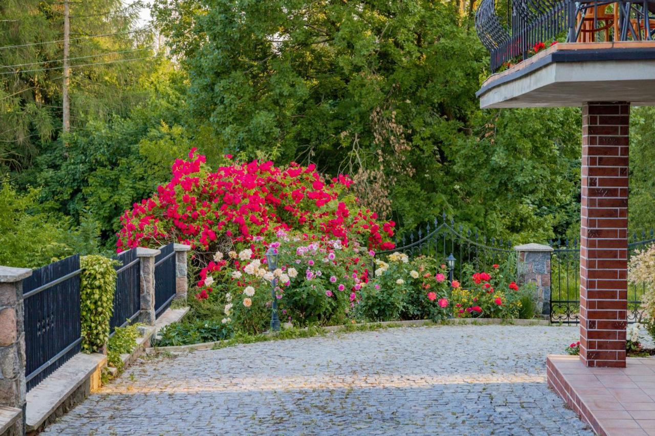 Mira - Mira Pokoje Z Widokiem Na Jezioro Chmielno Exteriör bild