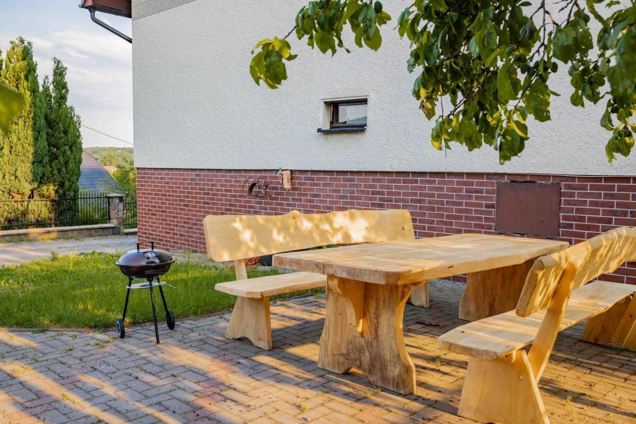 Mira - Mira Pokoje Z Widokiem Na Jezioro Chmielno Exteriör bild