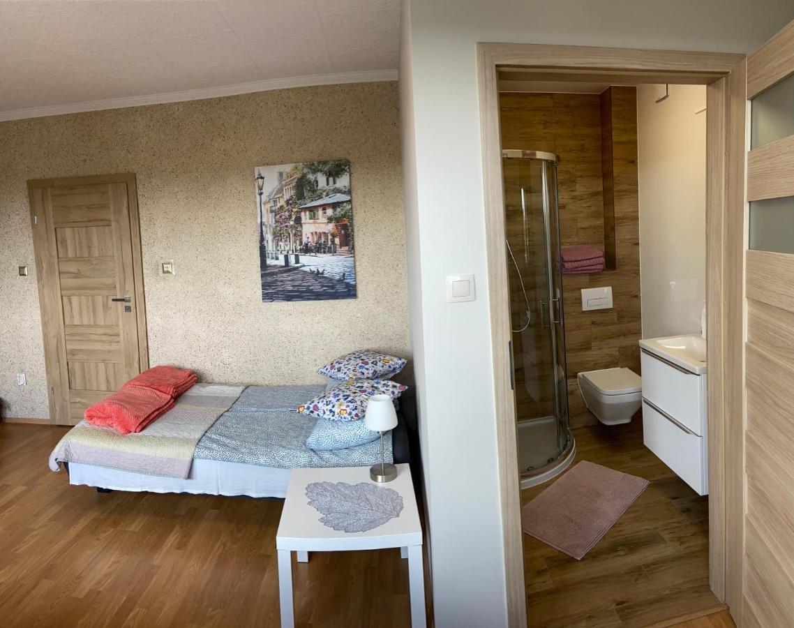 Mira - Mira Pokoje Z Widokiem Na Jezioro Chmielno Exteriör bild
