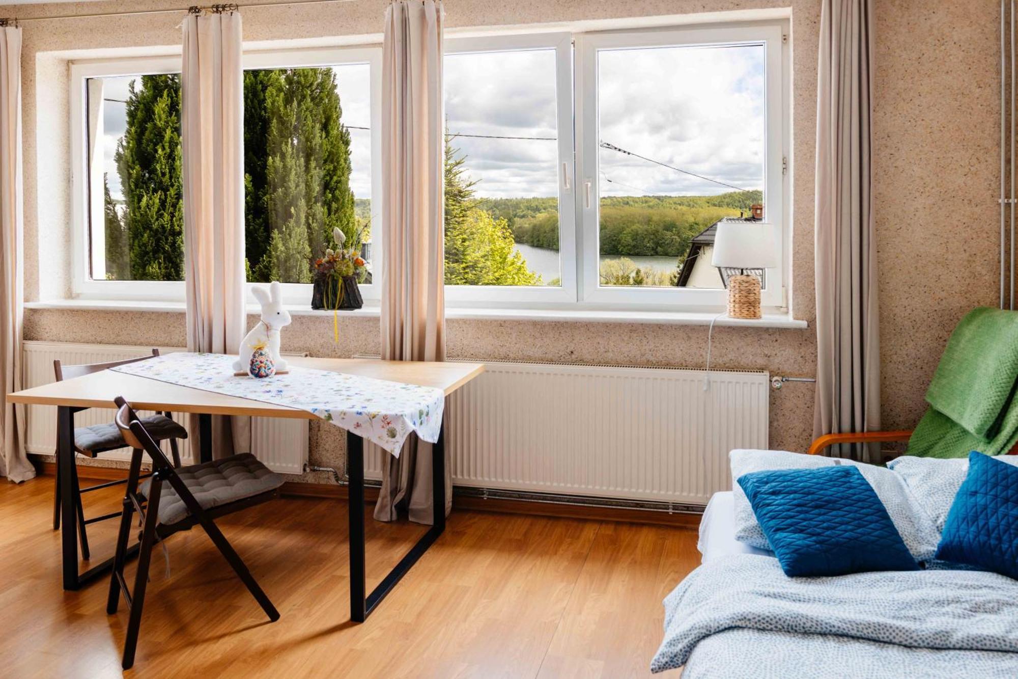 Mira - Mira Pokoje Z Widokiem Na Jezioro Chmielno Exteriör bild